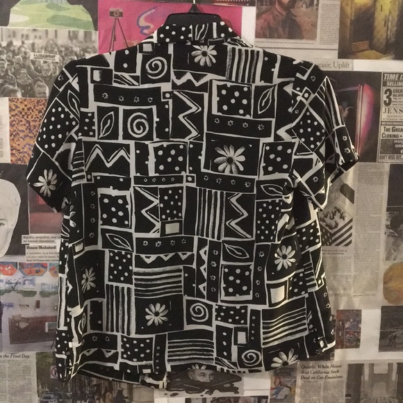 Women’s button down shirt - Picture 4 of 4